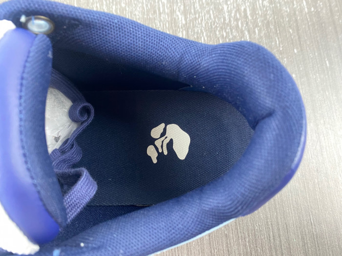 OFF-WHITE SNEAKER
