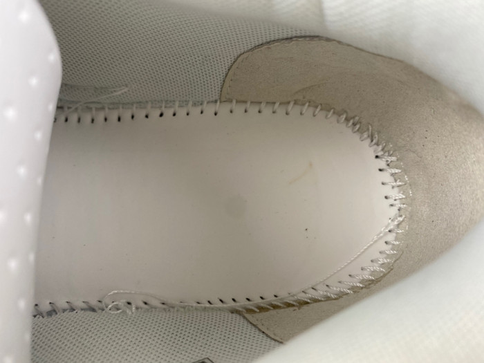 OFF-WHITE SNEAKER