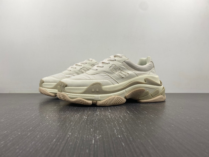 BLCG TRIPLE S SNEAKER710156 W3CU2 9798