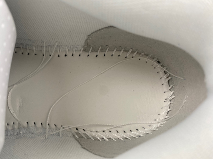 OFF-WHITE SNEAKER