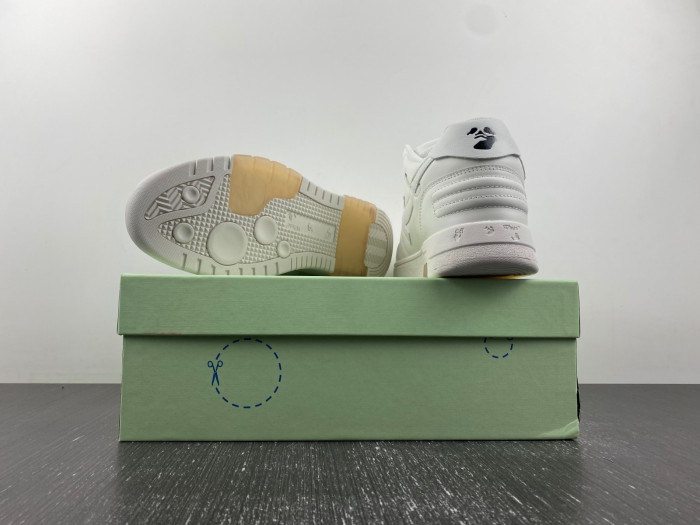 OFF-WHITE SNEAKER