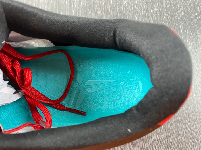 Nike Kobe 8 Milk Snake 555035-601