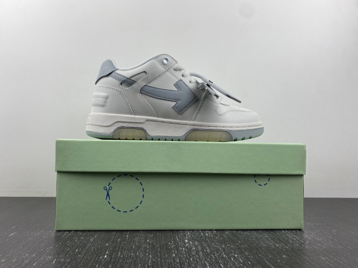 OFF-WHITE SNEAKER
