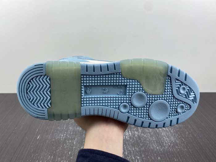 OFF-WHITE SNEAKER