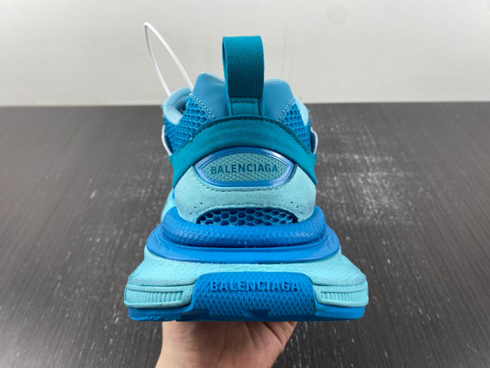 BLCG 3XL SNEAKER 759693 W3XLI 0510