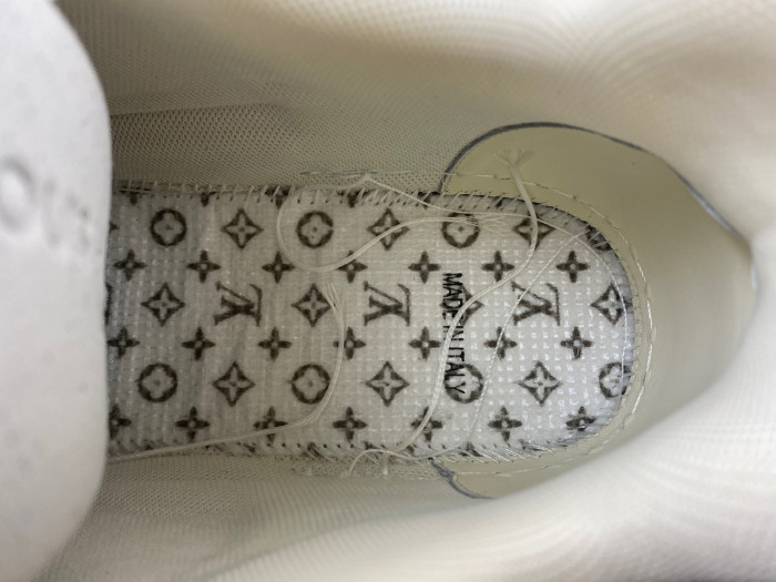 LV TRAINER SNEAKER