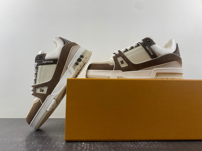 LV TRAINER SNEAKER
