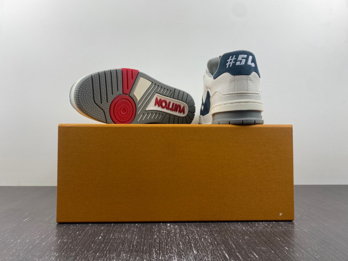 LV TRAINER SNEAKER