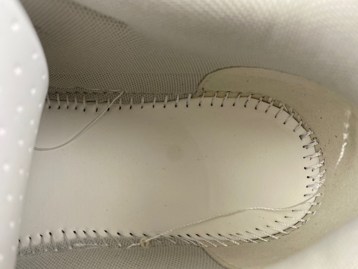 OFF-WHITE SNEAKER