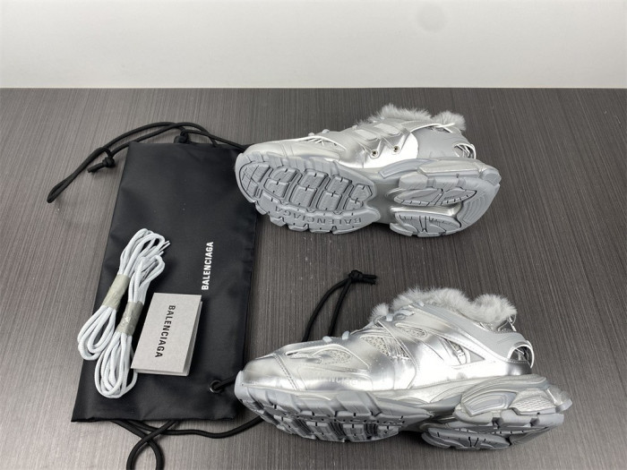 BLCG TRACK SNEAKER 668556 W3FS2 8181