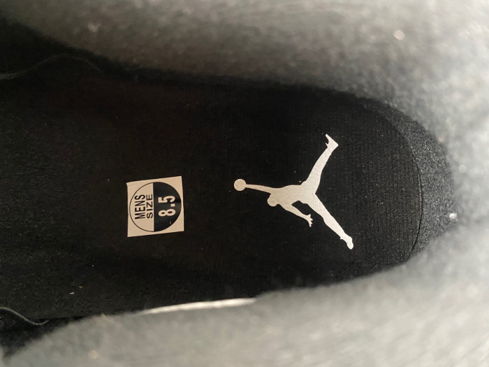 AIR JORDAN 4 "WHITE THUNDER" FQ8138-001