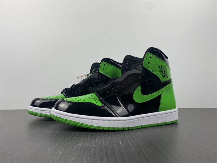 Air Jordan 1 High OG “Pine Green” 555088-030