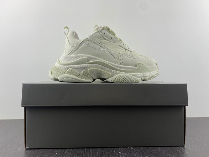 BLCG TRIPLE S SNEAKER 524039 W2CR5 9001