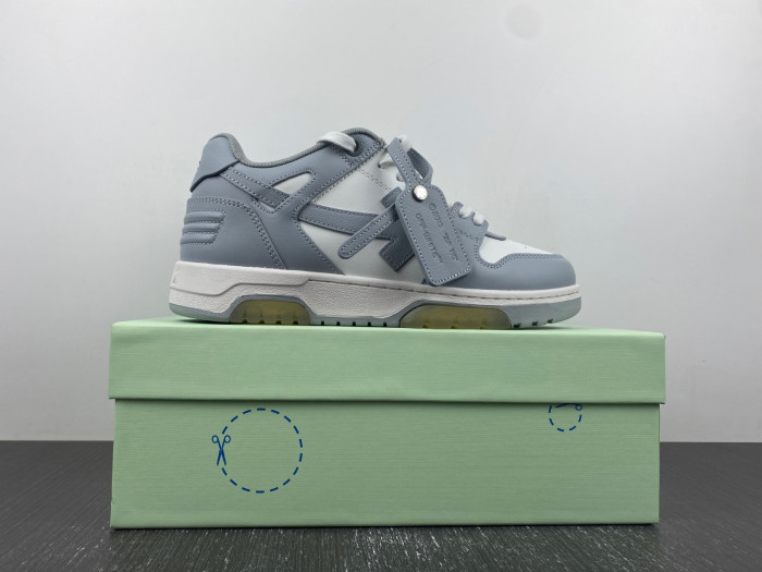 OFF-WHITE SNEAKER