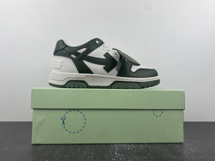 OFF-WHITE SNEAKER