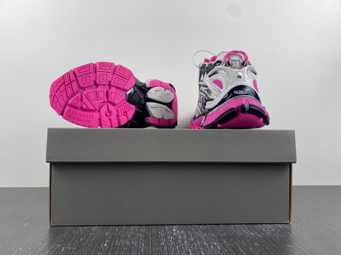 BLCG RUNNER SNEAKER 677402 W3RBW 9155