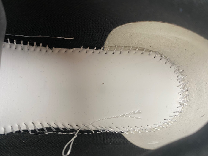 OFF-WHITE SNEAKER