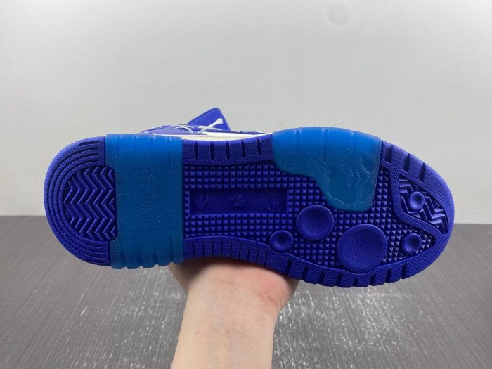 OFF-WHITE SNEAKER