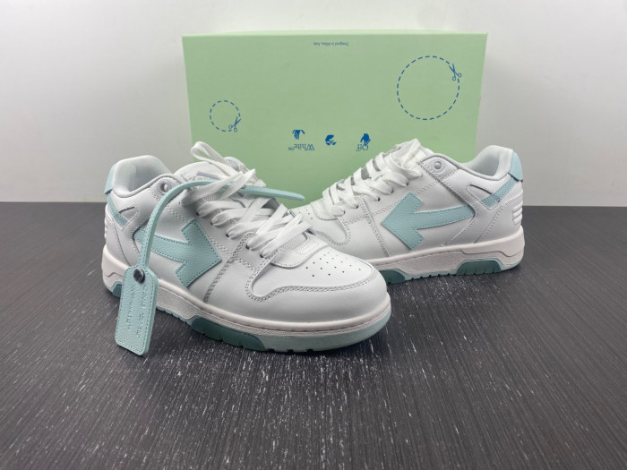 OFF-WHITE SNEAKER