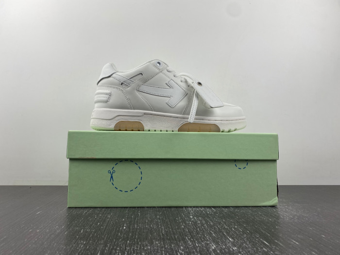 OFF-WHITE SNEAKER