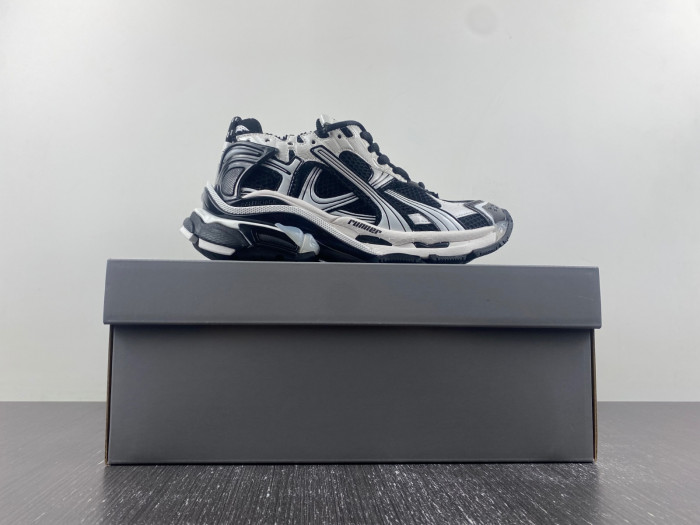 BLCG RUNNER SNEAKER 772774 W3RNY 0120