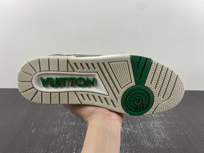 LV TRAINER SNEAKER