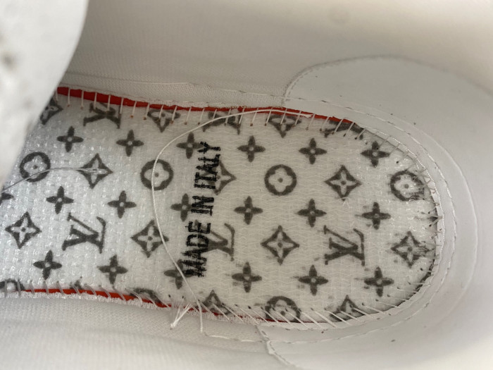 LV TRAINER SNEAKER