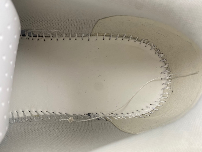 OFF-WHITE SNEAKER