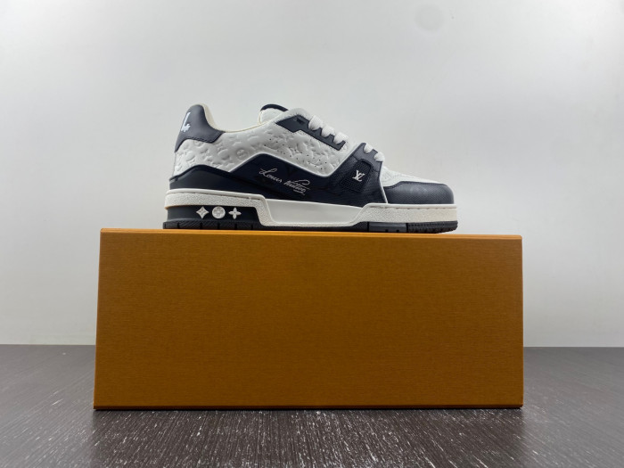 LV TRAINER SNEAKER
