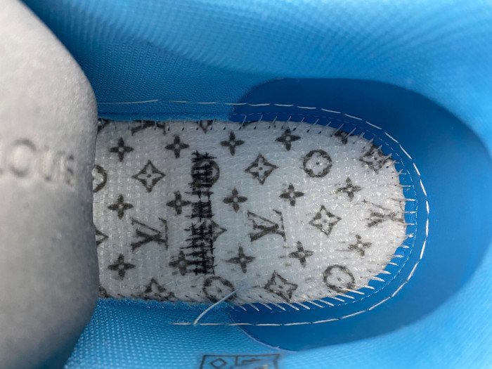 LV TRAINER SNEAKER