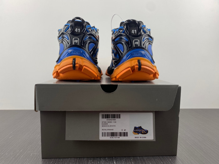 BLCG RUNNER SNEAKER 677403 W2RB1 1120