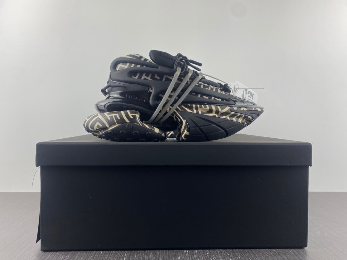 BALMAIN LEATHER UNICORN LOW-TOP SNEAKER