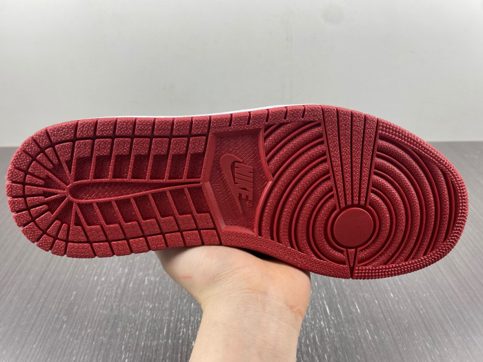 Air Jordan 1 Retro Low Bred 705329-001
