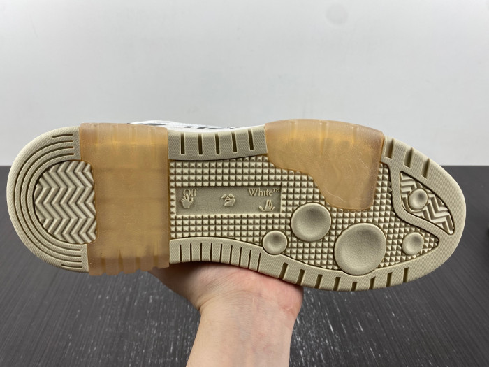 OFF-WHITE SNEAKER