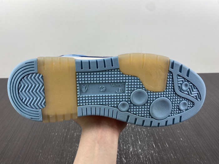 OFF-WHITE SNEAKER