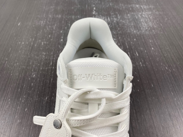 OFF-WHITE SNEAKER