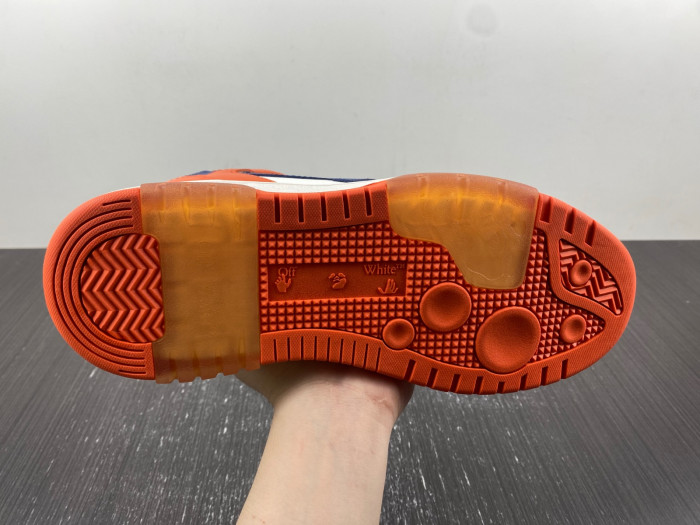 OFF-WHITE SNEAKER