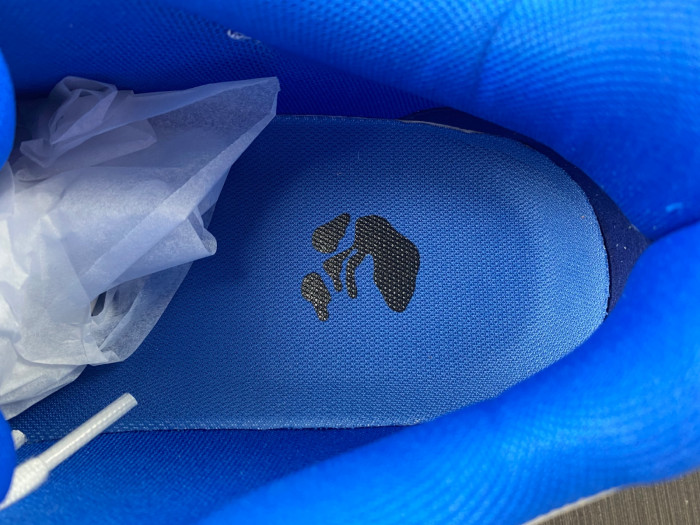 OFF-WHITE SNEAKER