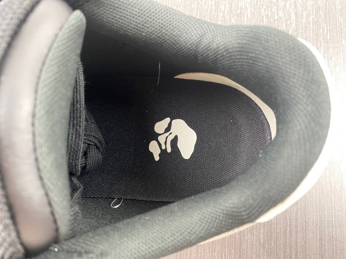OFF-WHITE SNEAKER