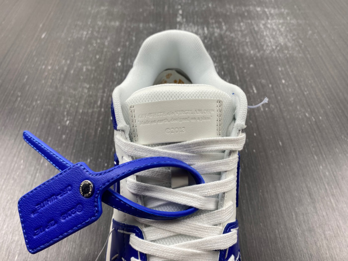 OFF-WHITE SNEAKER