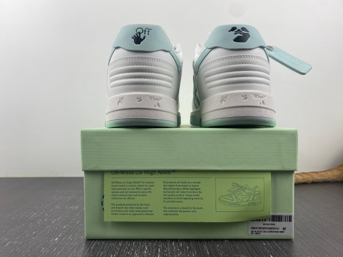 OFF-WHITE SNEAKER