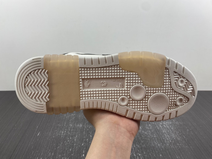 OFF-WHITE SNEAKER
