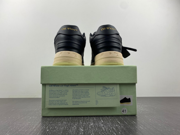 OFF-WHITE SNEAKER
