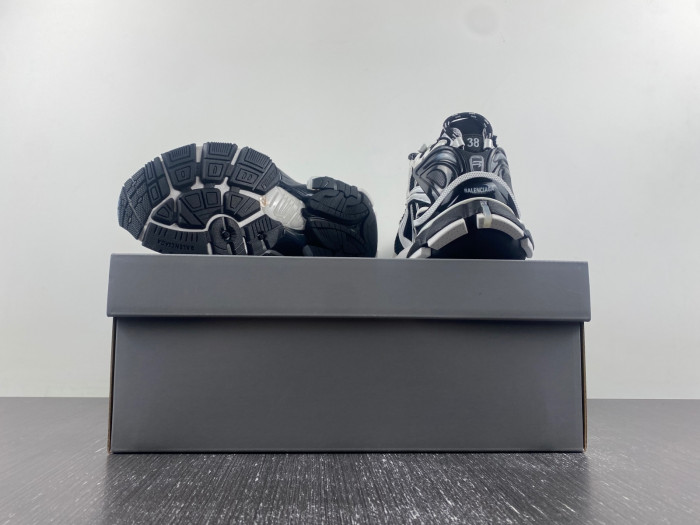 BLCG RUNNER SNEAKER 772774 W3RNY 0120
