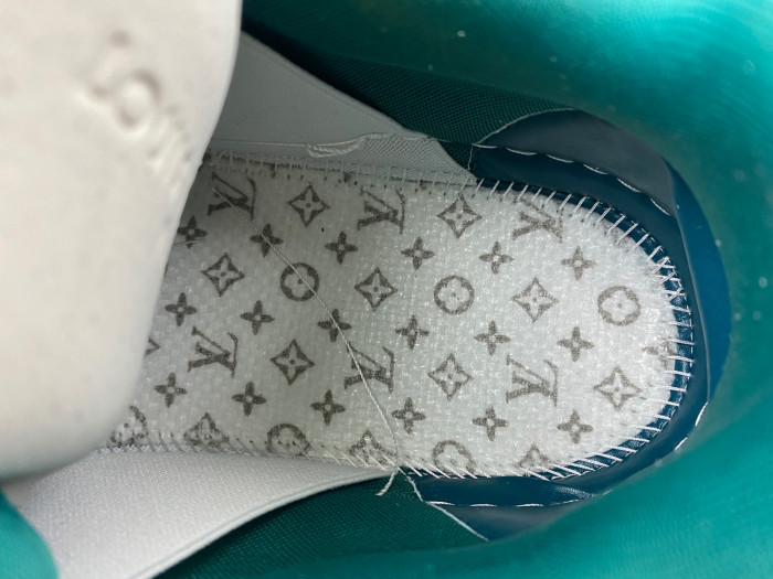 LV TRAINER SNEAKER