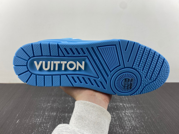 LV TRAINER SNEAKER