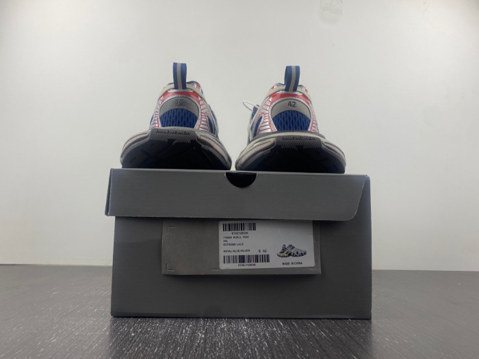 BLCG 3XL SNEAKER 778698 W3XLL 0525