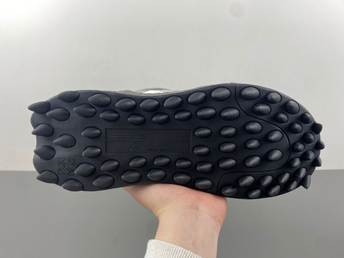 OFF-WHITE C/O ODSY-1000 SNEAKER