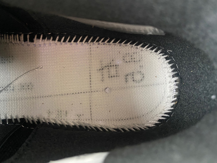 AIR JORDAN 4 "WHITE THUNDER" FQ8138-001