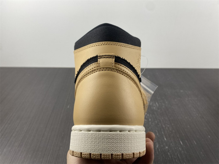 Air Jordan 1 High OG “Heirloom” 555088-202